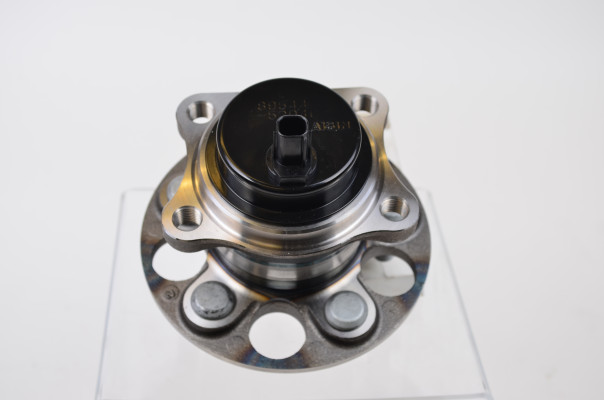 Image of Wheel Bearing And Hub Assembly from SKF. Part number: SKF-BR930974