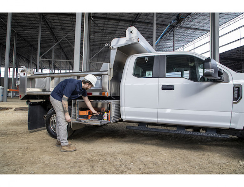 Image of 18x18x24 Inch Diamond Tread Aluminum Underbody Truck Box from Buyers Products. Part number: 1705100