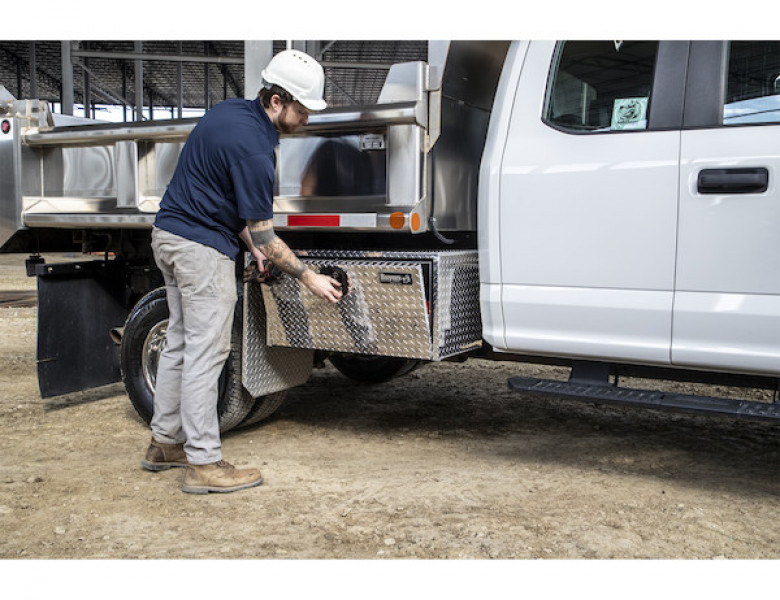 Image of 18x18x24 Inch Diamond Tread Aluminum Underbody Truck Box from Buyers Products. Part number: 1705100