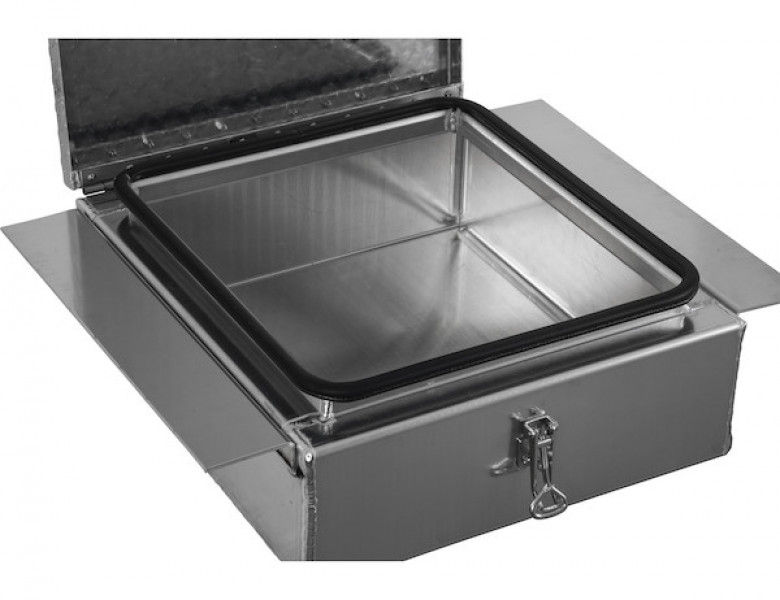 Image of 9x24x22 Inch Diamond Tread Aluminum In-Frame Truck Tool Box from Buyers Products. Part number: 1705384