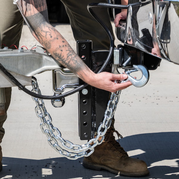 Image of 3/8x35 Inch Class 4 Trailer Safety Chain With 1-Clevis Style Slip Hook-43 Proof from Buyers Products. Part number: BSC3835