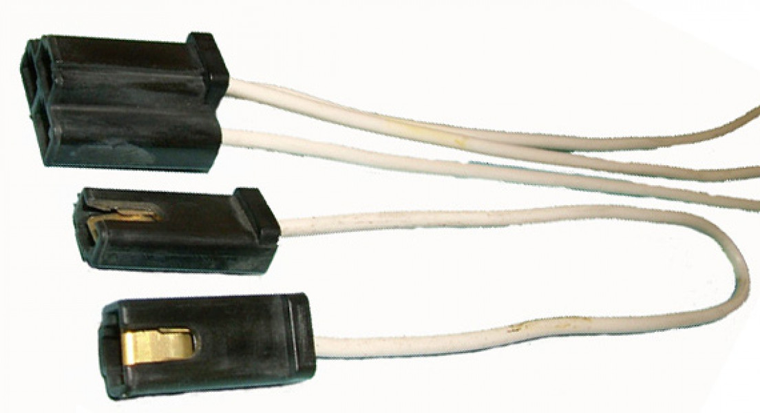 Image of A/C Compressor Clutch Connector - PIGTAIL BLOWER RELAY CNNCTR from Sunair. Part number: PT-3004